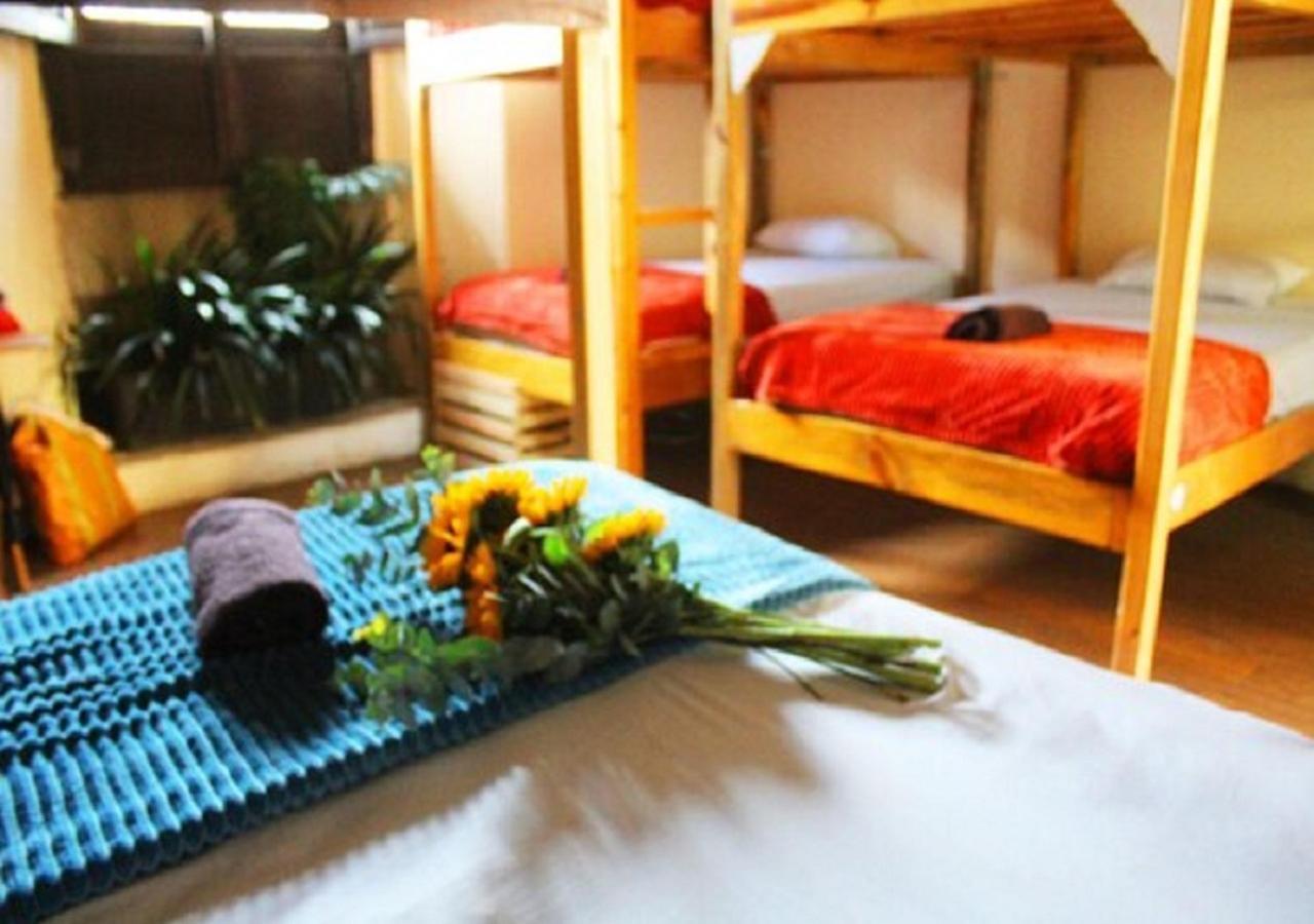 אנטיגואה גואטמלה Volko Party Hostel חדר תמונה