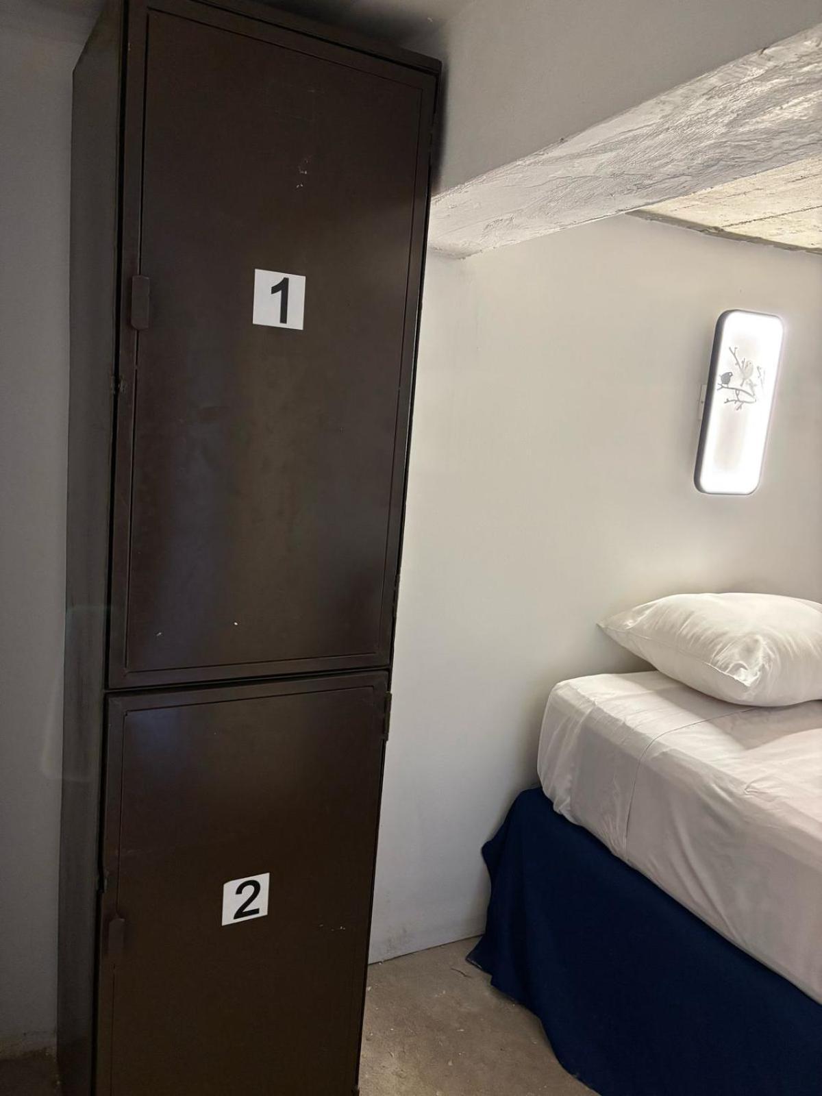אנטיגואה גואטמלה Volko Party Hostel חדר תמונה